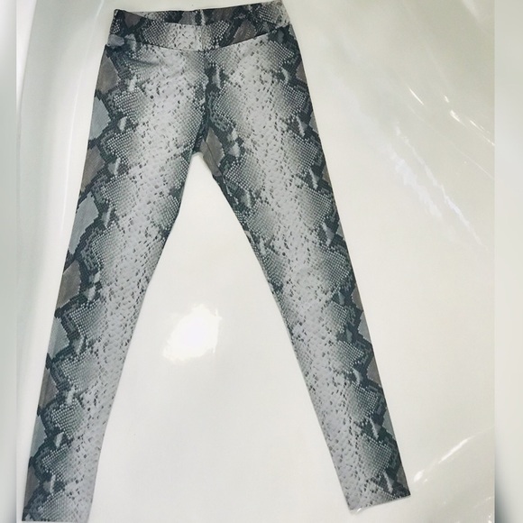 Guess by Marciano Snakeskin Leggings - Picture 4 of 6